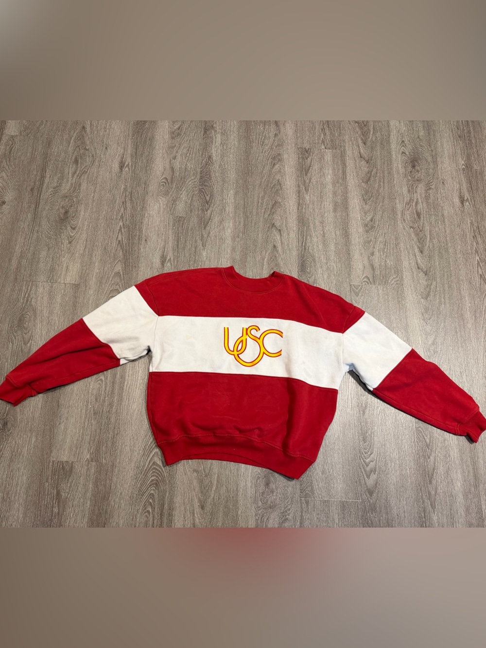 Hollister USC Trojans Sweatshirt Mens Large Red White Boxy Fit Crewneck Pullover